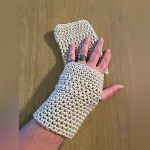 Fingerless gloves